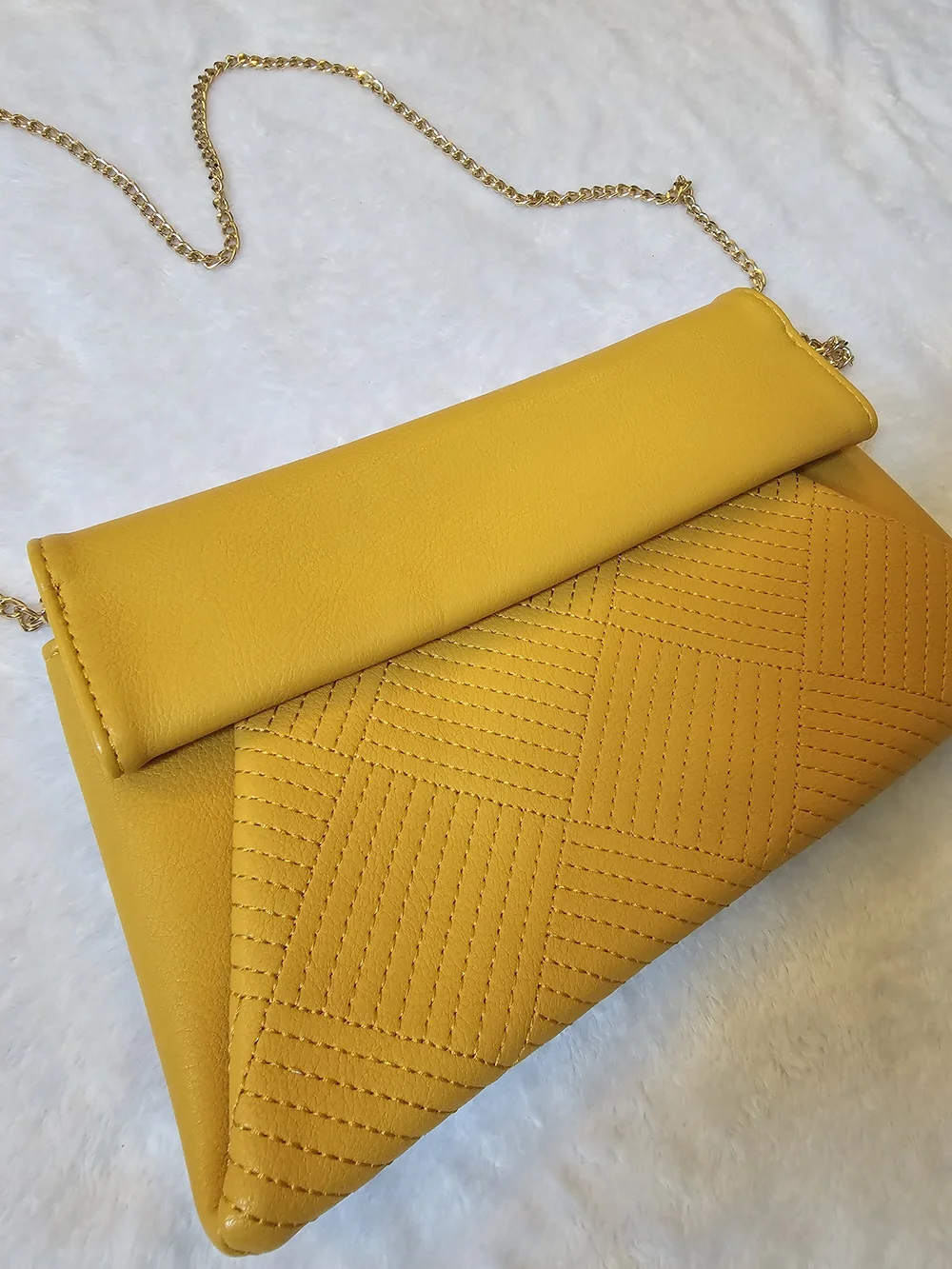 Lulu's Crossbody Bag with Gold Chain